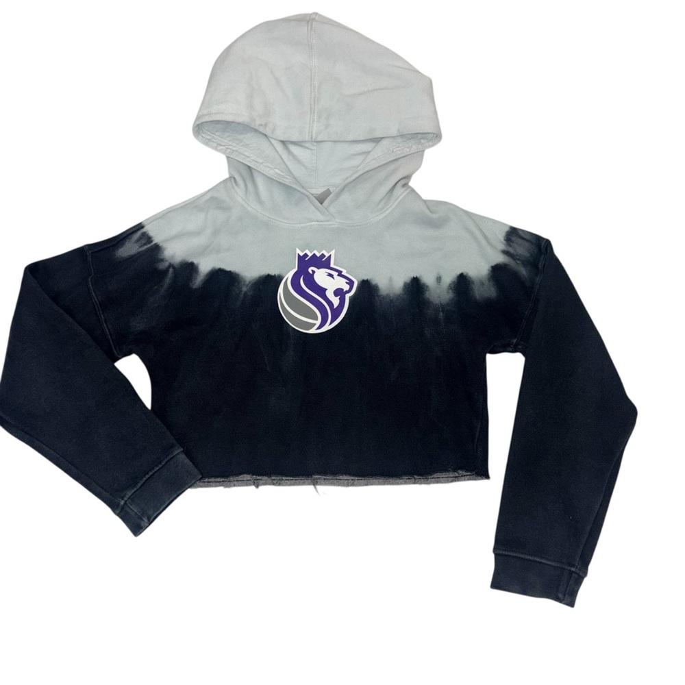 NBA Black and Gray Cropped Hoodie with Lion Logo size Large 10/12